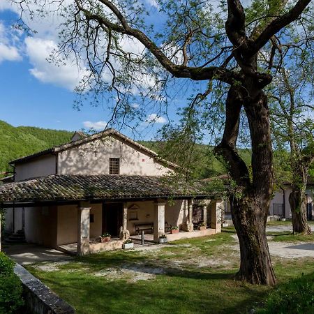 Residence Menotre Rasiglia Exterior foto