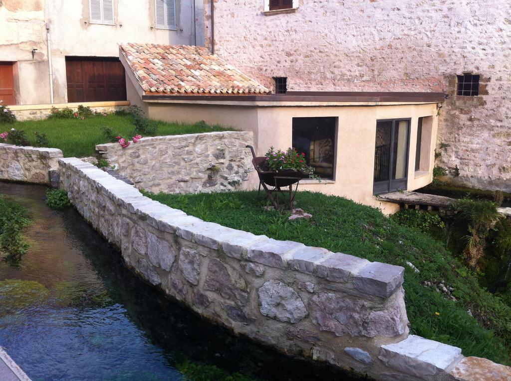Residence Menotre Rasiglia Exterior foto