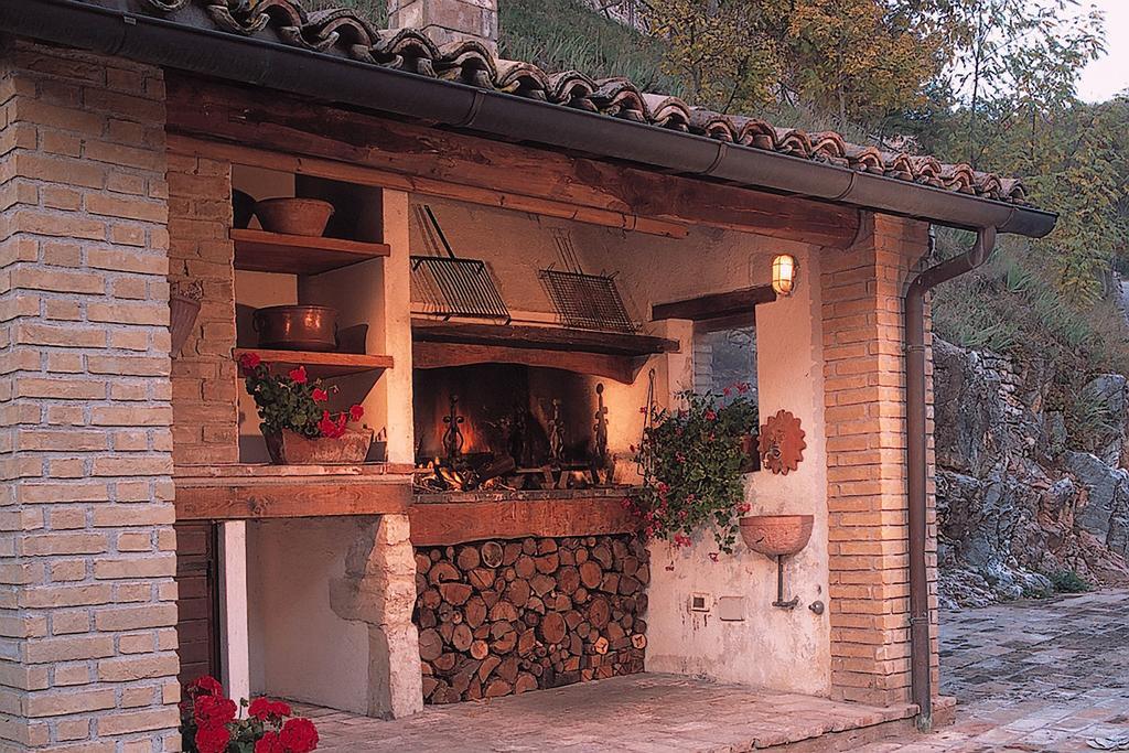 Residence Menotre Rasiglia Exterior foto